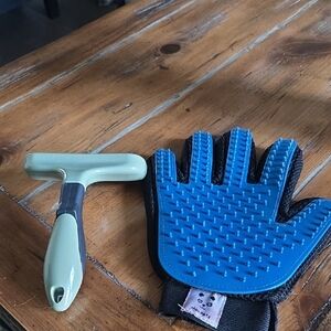 Pet Grooming Glove and Brush Set in Blue and Green